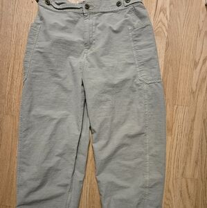 Everlane Women's Cropped Pants in Light Green